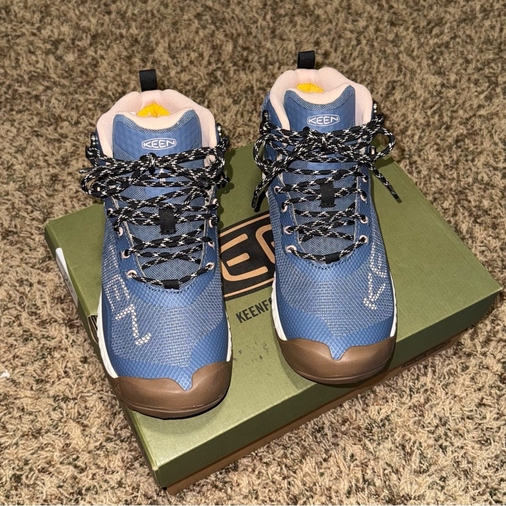 Keen Womesn NXIS Evo Mid Waterproof Size 7 Hiking Boots Indigo Harbor Gray NEW - Picture 4 of 9